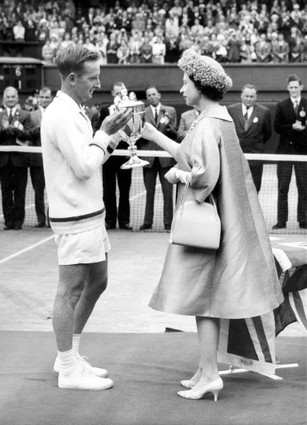 军的天平悄 军的天平悄